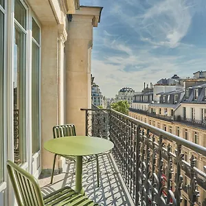 Numa Champs-elysees Apartahotel